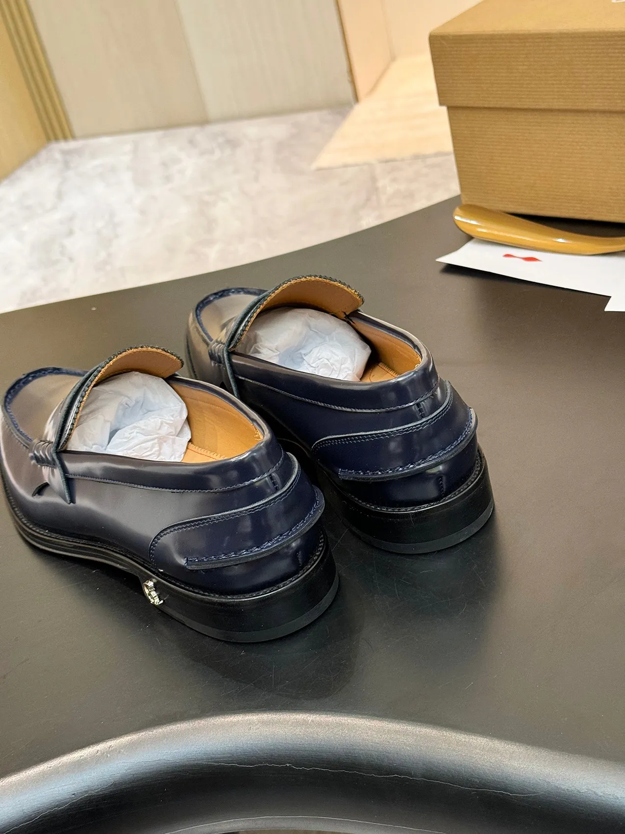 💰960 ••New real shots••CL～High-end men’s 👔Casual•loafers with red soles! ••🆑Genuine and top-quality goods from original orders ••✅💯 Purchase goods from top-quality original orders! Original imported patterned cowhide ➕Imported cowhide lining ➕Cowhide feet ➕Original leather outsole~🉑️Feel free to compare the authentic ones! Size: 39-44 (38.45.46.47 can be customized)